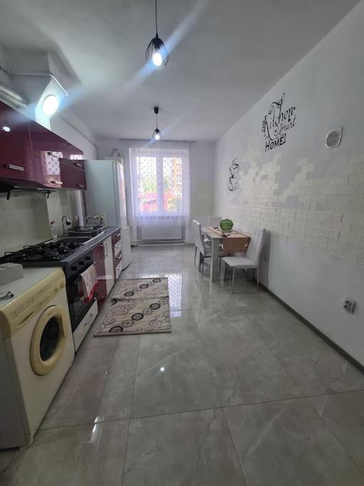Mural Art Apartament Петрошань Екстер'єр фото