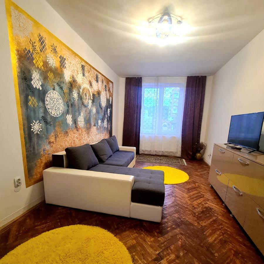 Mural Art Apartament Петрошань Екстер'єр фото